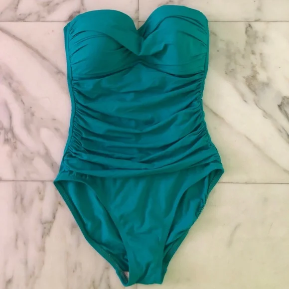 LA BLANCA swimsuit one piece. - Picture 2 of 6